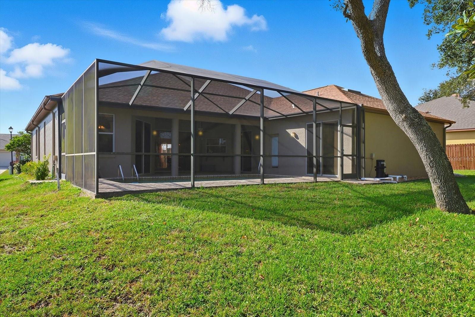 Image 37 of 48 For 63 Youngtree Point