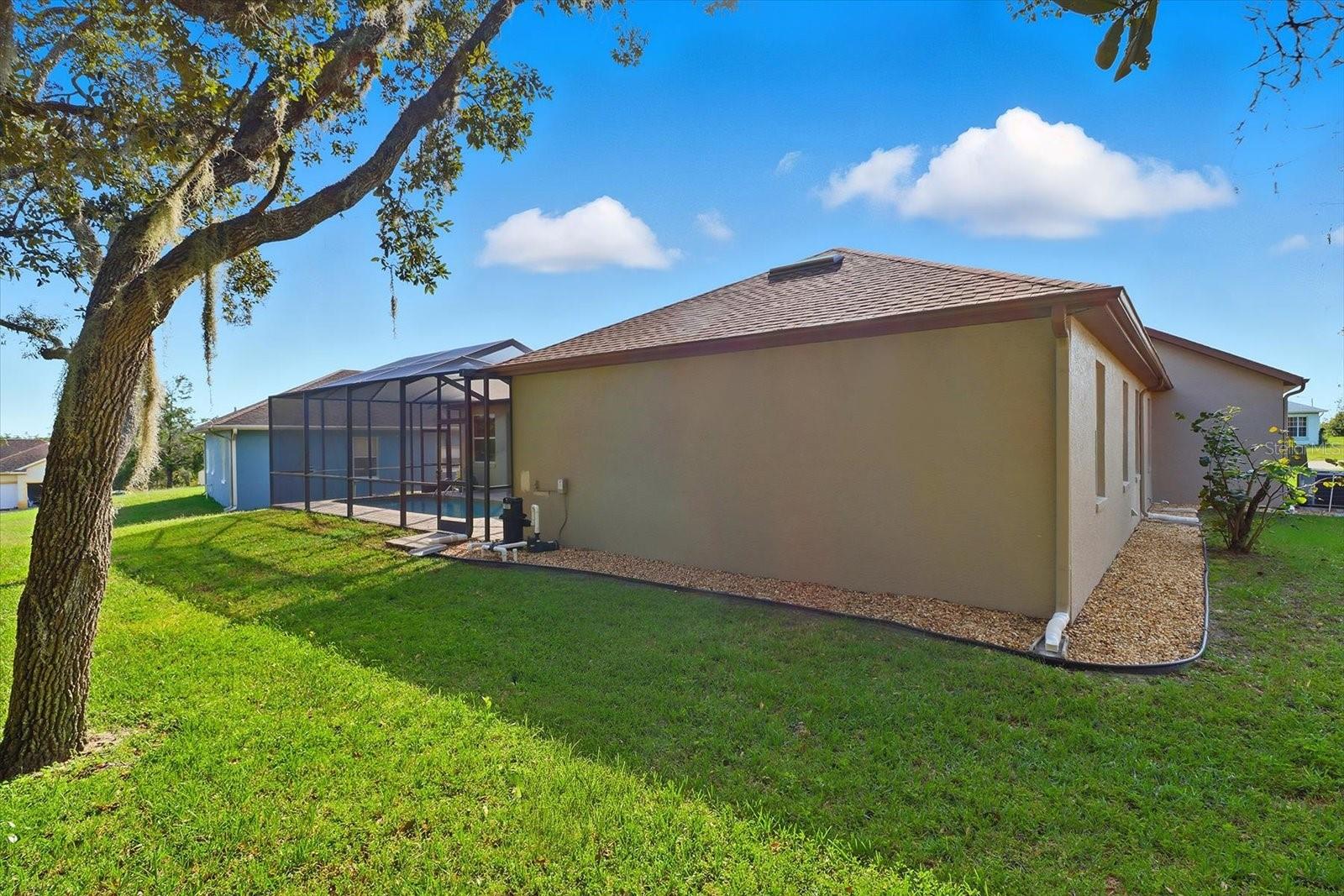 Image 38 of 48 For 63 Youngtree Point