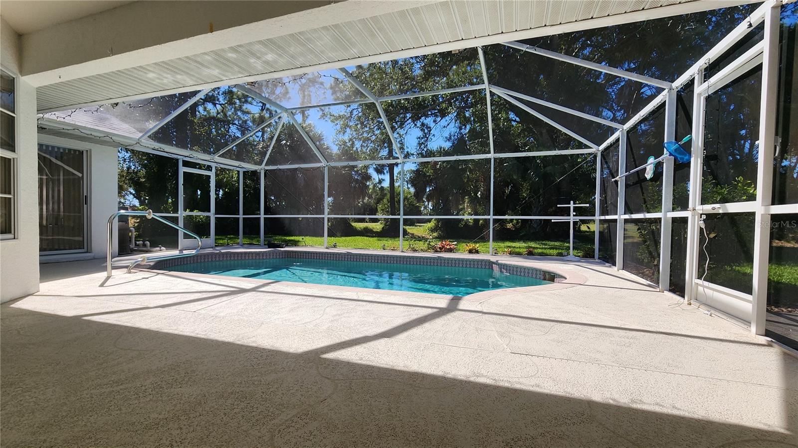 Image 14 of 27 For 692 Rotonda Circle