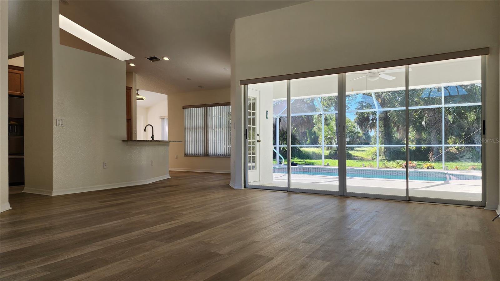 Image 5 of 27 For 692 Rotonda Circle