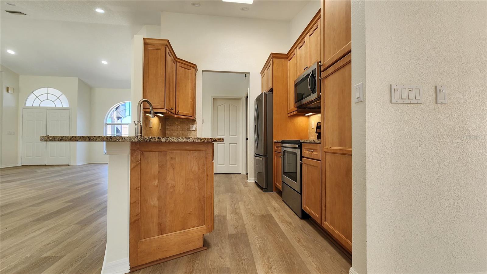 Image 9 of 27 For 692 Rotonda Circle