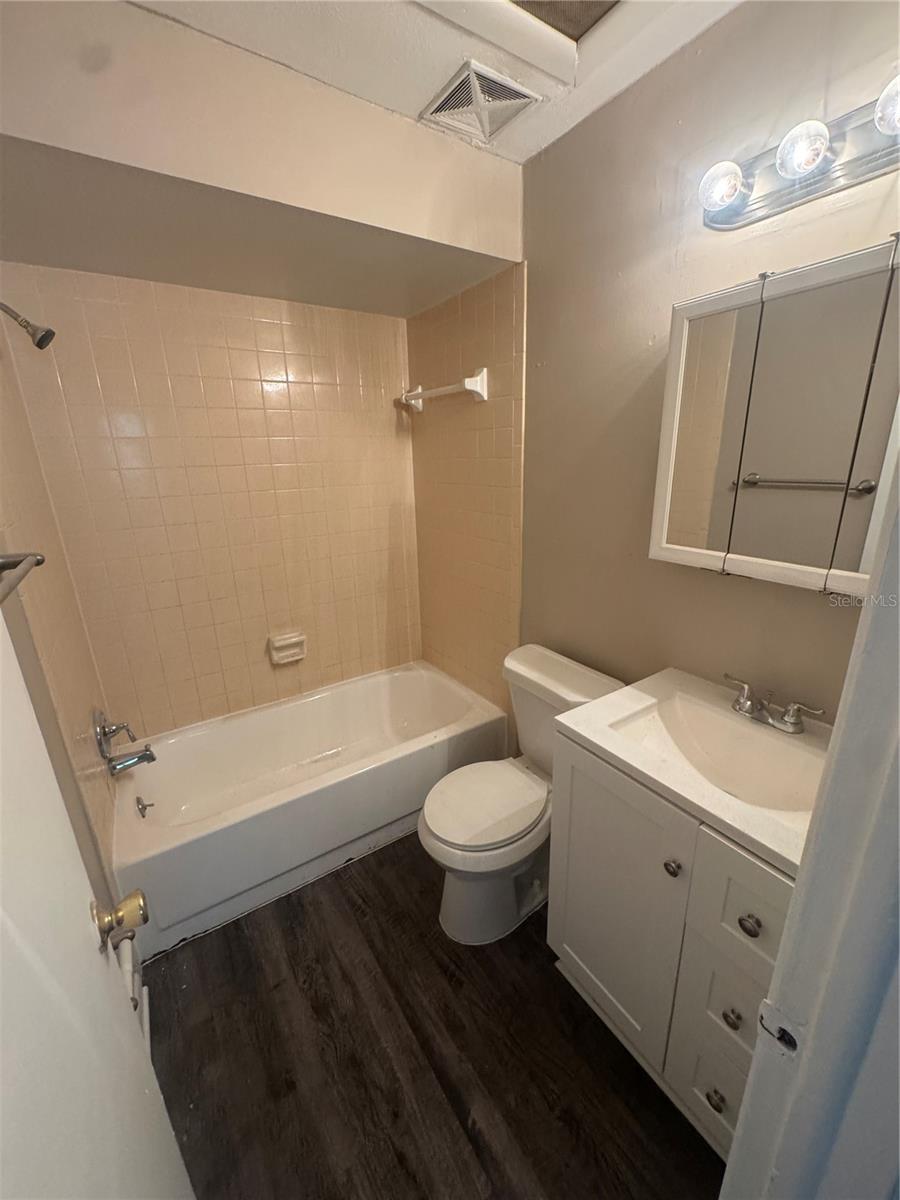 Image 12 of 20 For 8622 Woodridge Road