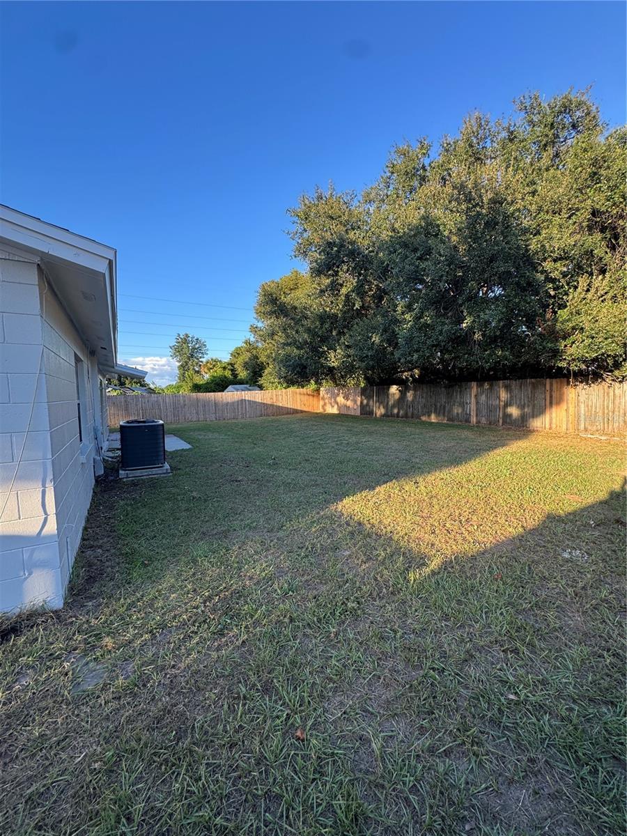 Image 19 of 20 For 8622 Woodridge Road