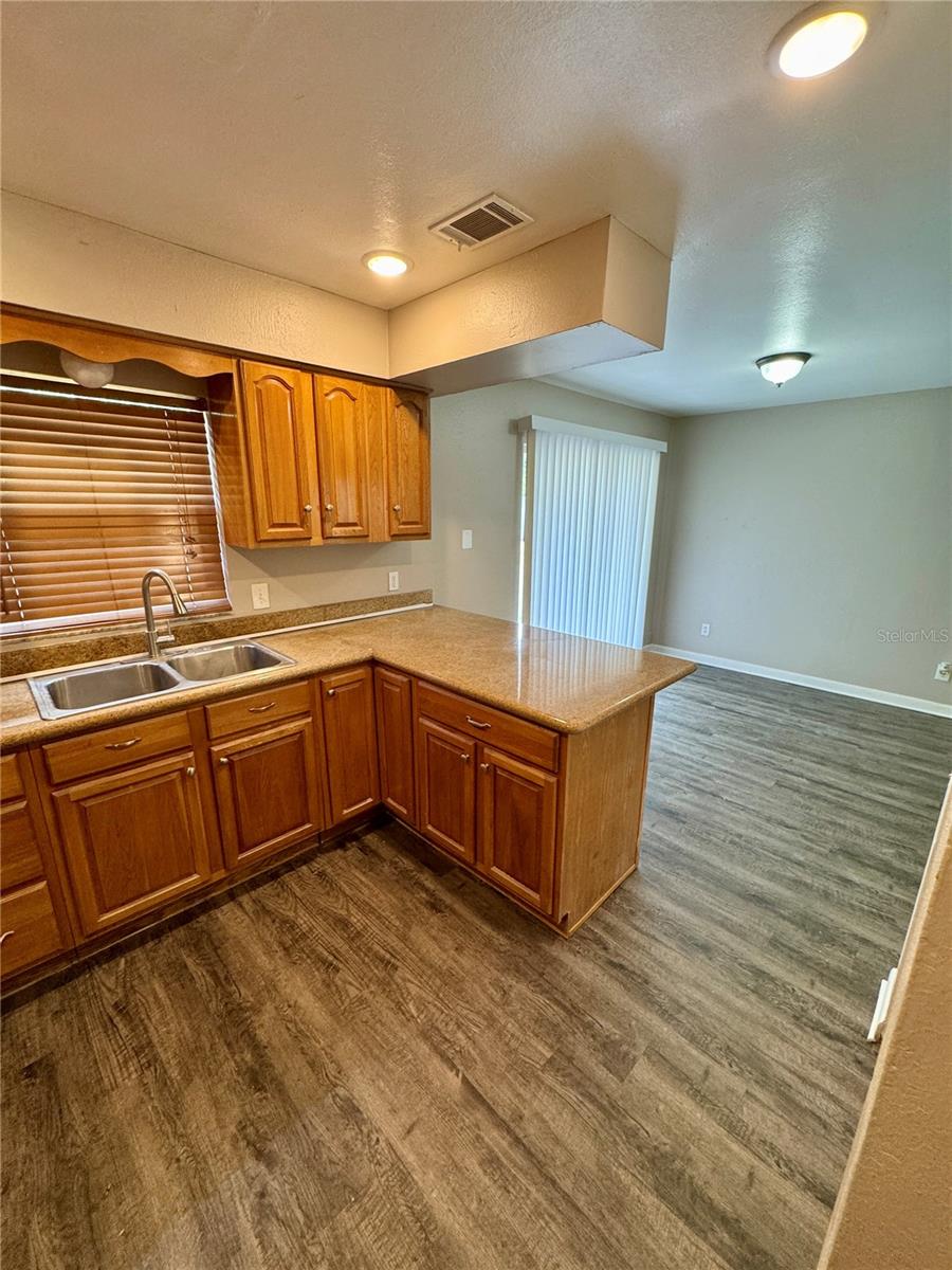 Image 7 of 20 For 8622 Woodridge Road