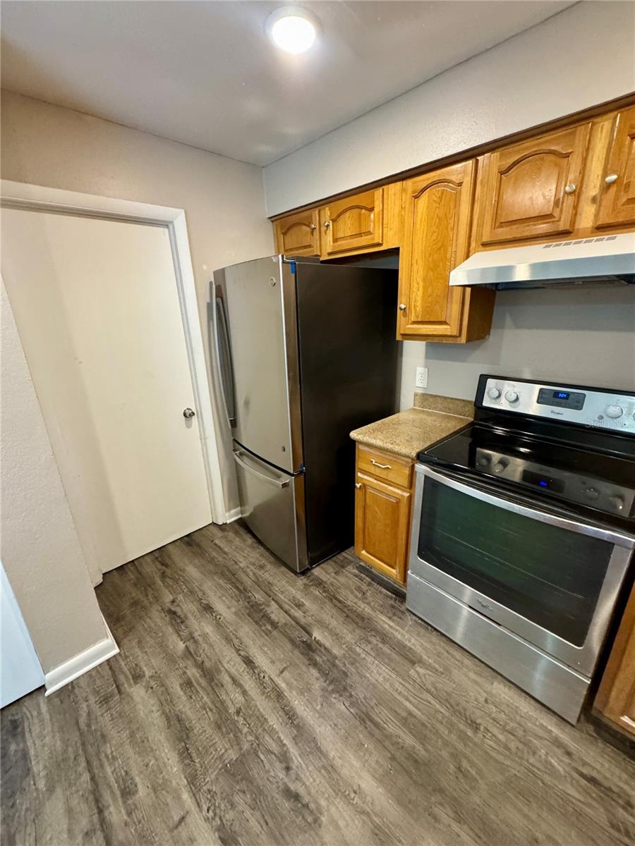 Image 9 of 20 For 8622 Woodridge Road