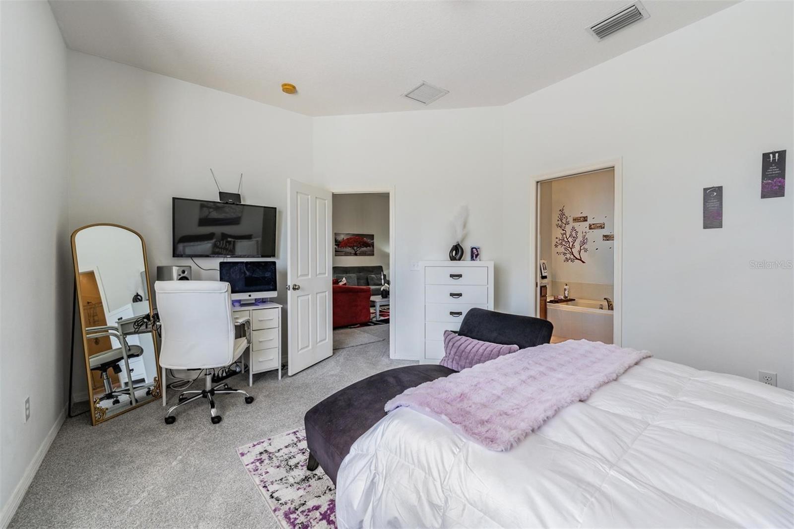 Image 19 of 45 For 1123 Wright Swynde Court