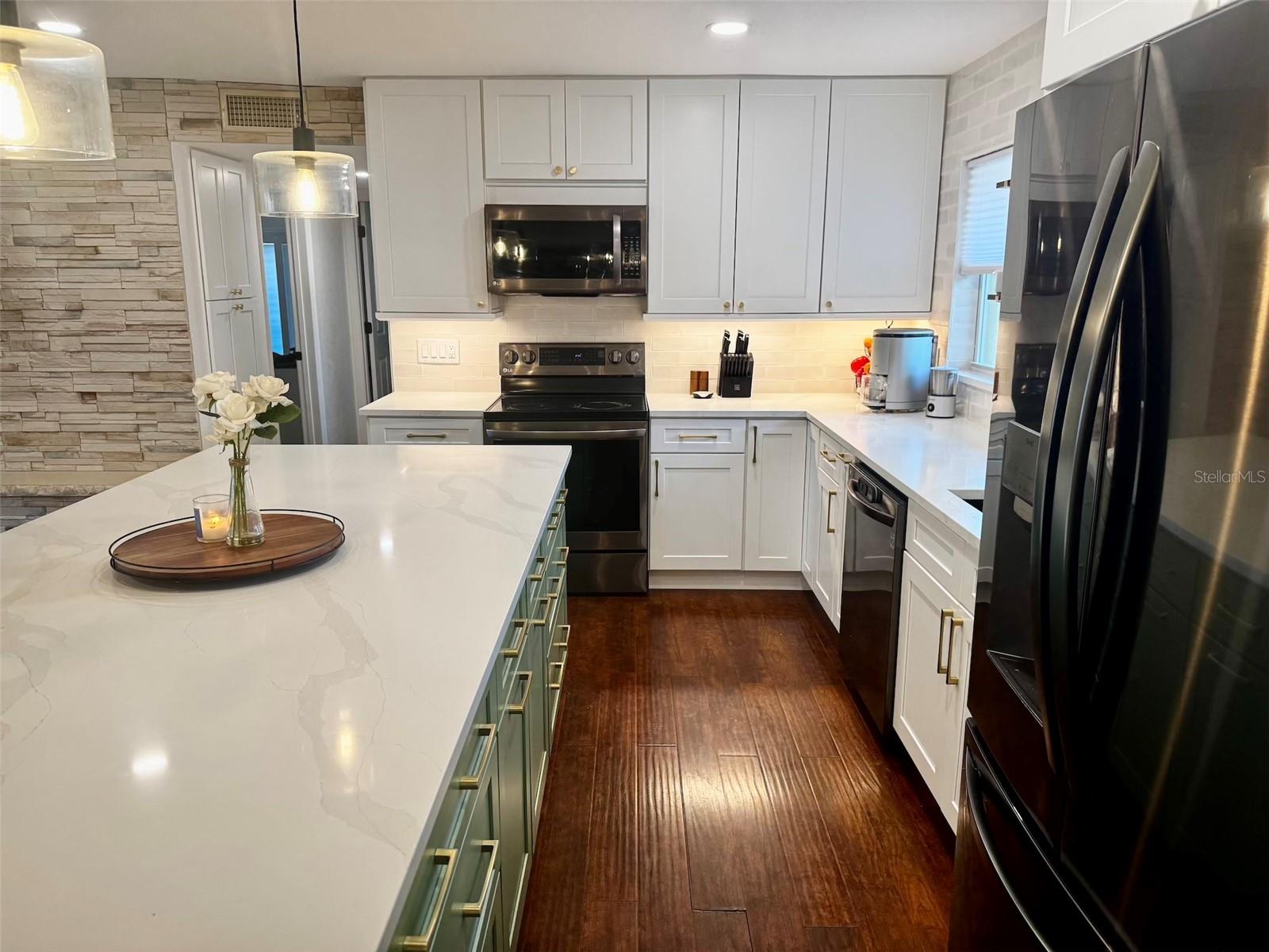 Image 7 of 27 For 11600 75th Avenue