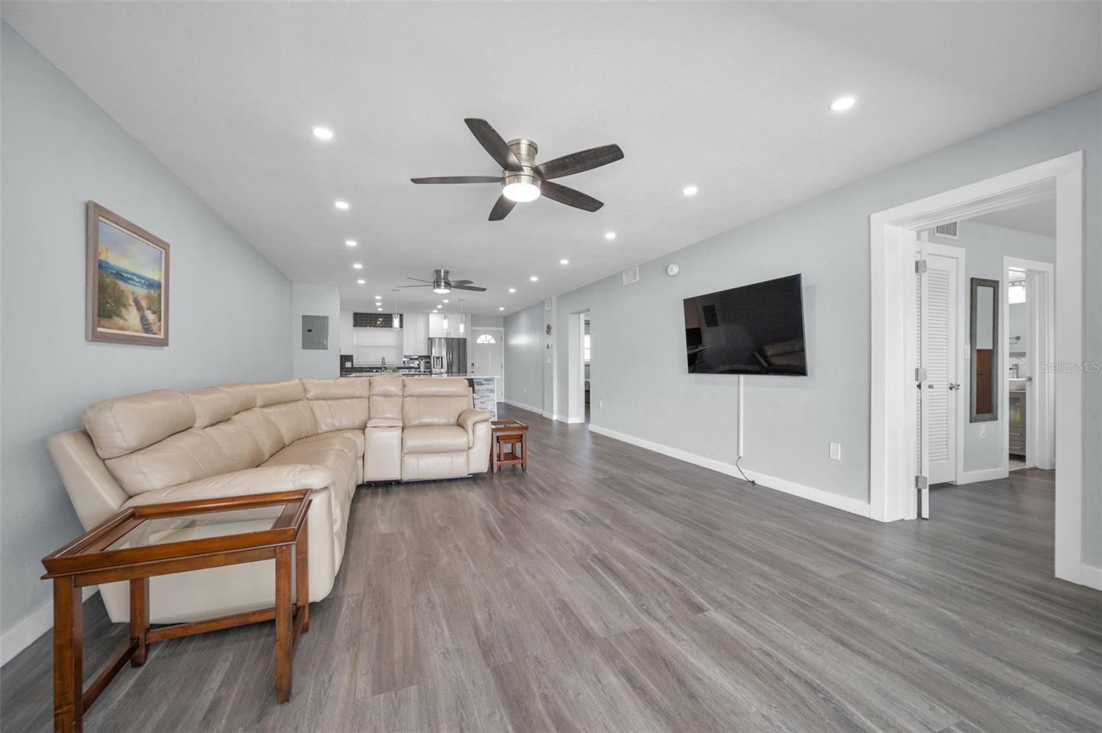 Image 10 of 81 For 300 64th Avenue 318