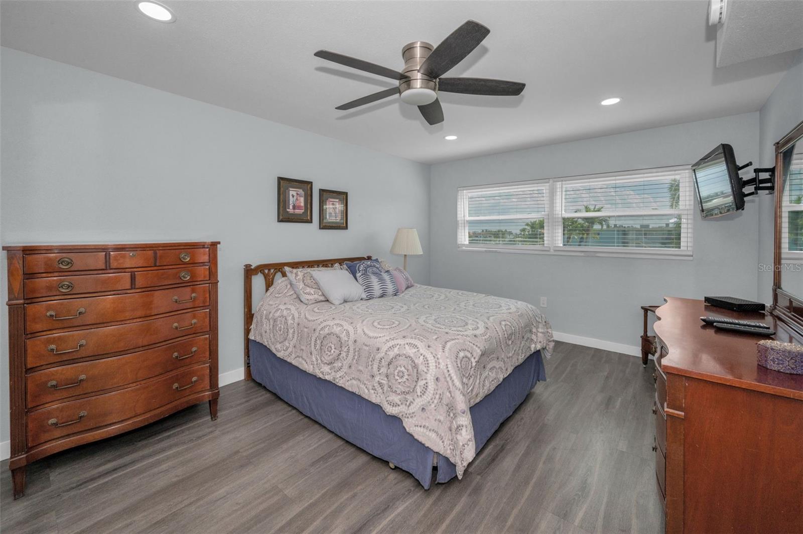 Image 29 of 81 For 300 64th Avenue 318