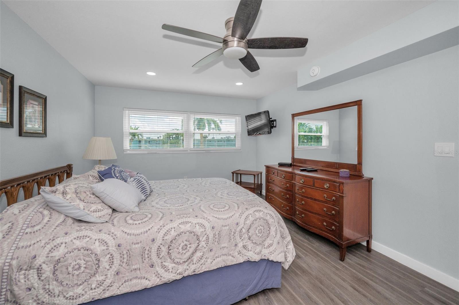 Image 31 of 81 For 300 64th Avenue 318