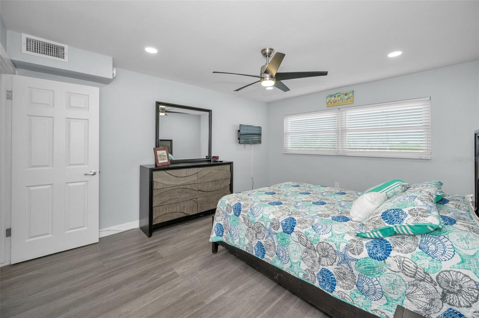 Image 38 of 81 For 300 64th Avenue 318