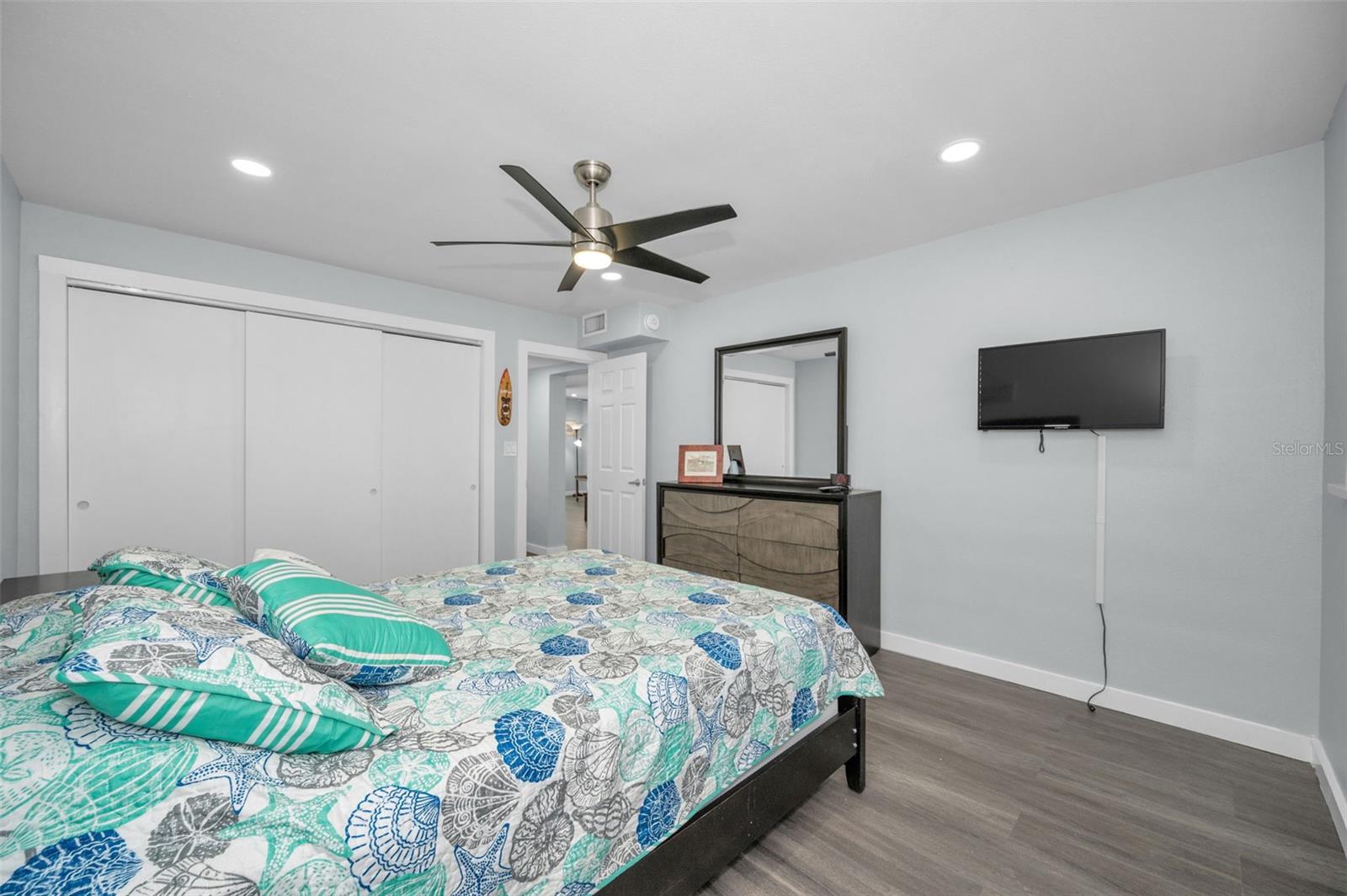 Image 39 of 81 For 300 64th Avenue 318