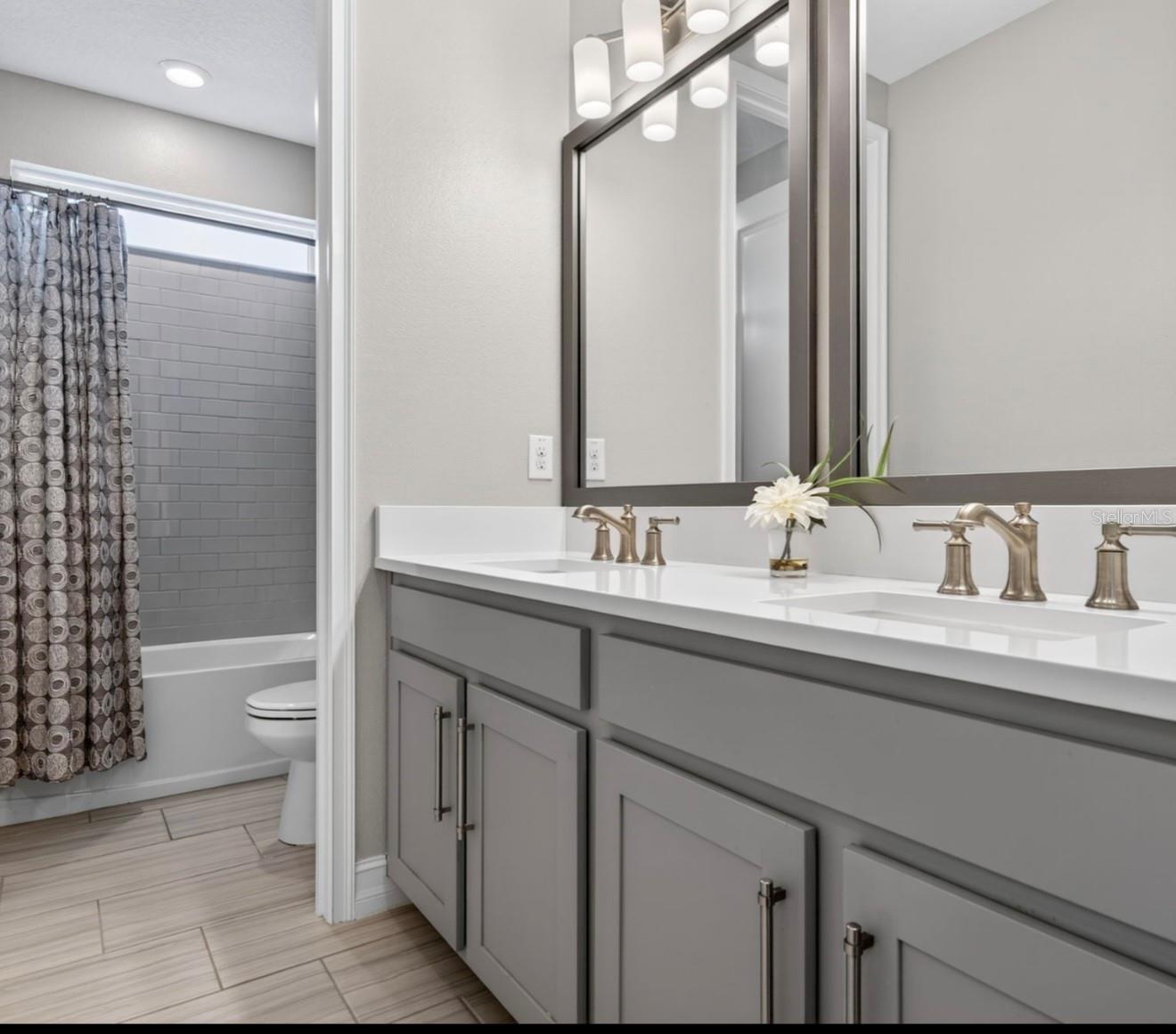 Image 14 of 63 For 19700 Roseate Drive