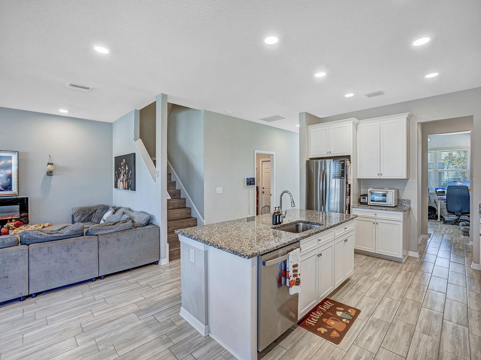 Image 11 of 58 For 12163 Nouveau Avenue