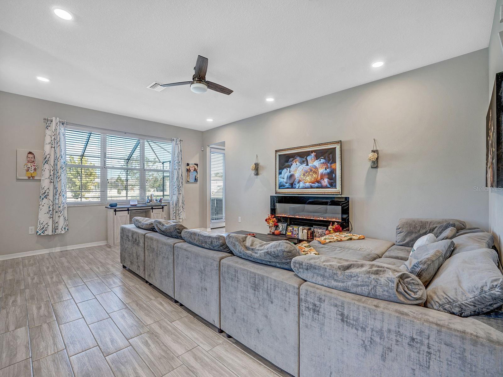 Image 16 of 58 For 12163 Nouveau Avenue