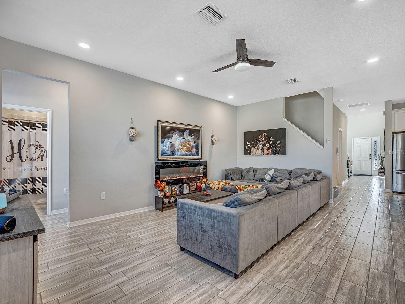 Image 17 of 58 For 12163 Nouveau Avenue