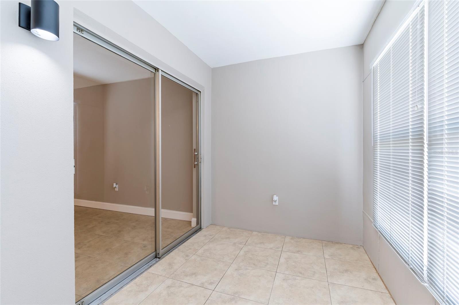 Image 2 of 15 For 1221 Drew Street B9