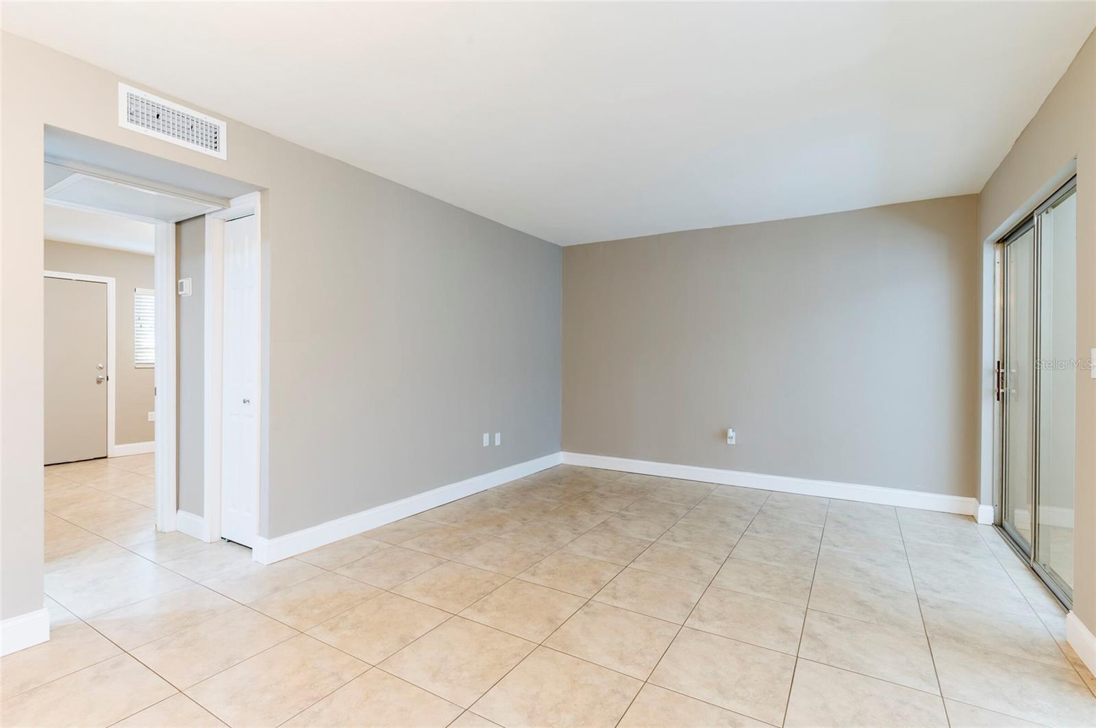 Image 6 of 15 For 1221 Drew Street B9