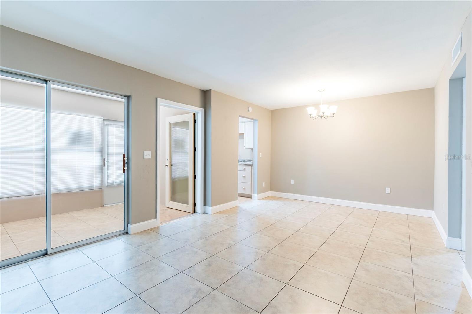 Image 7 of 15 For 1221 Drew Street B9