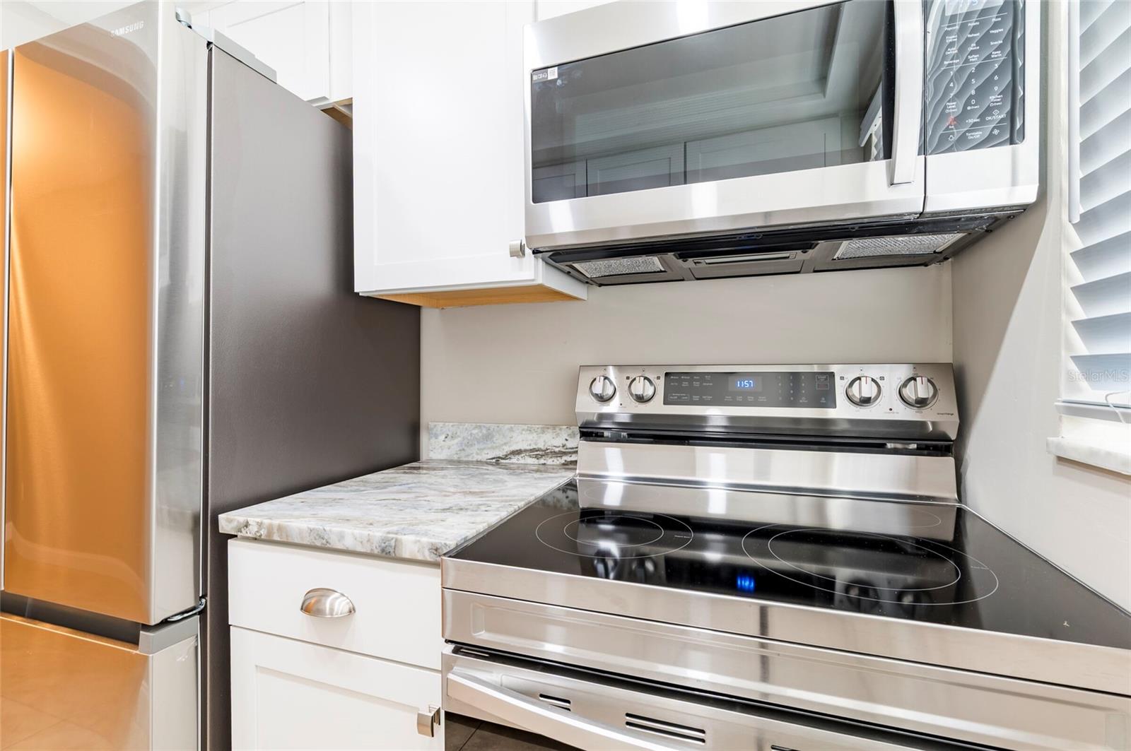 Image 8 of 15 For 1221 Drew Street B9