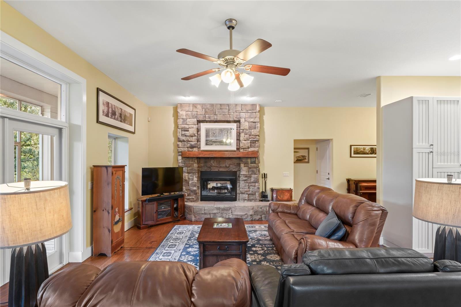 Image 11 of 72 For 3431 Riderwood Dr