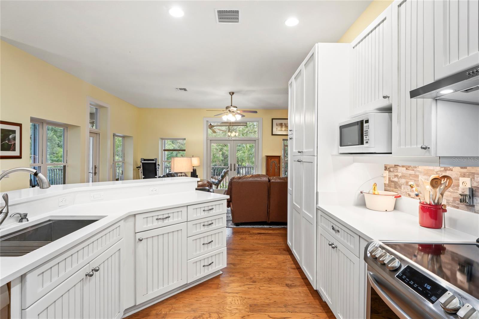 Image 16 of 72 For 3431 Riderwood Dr