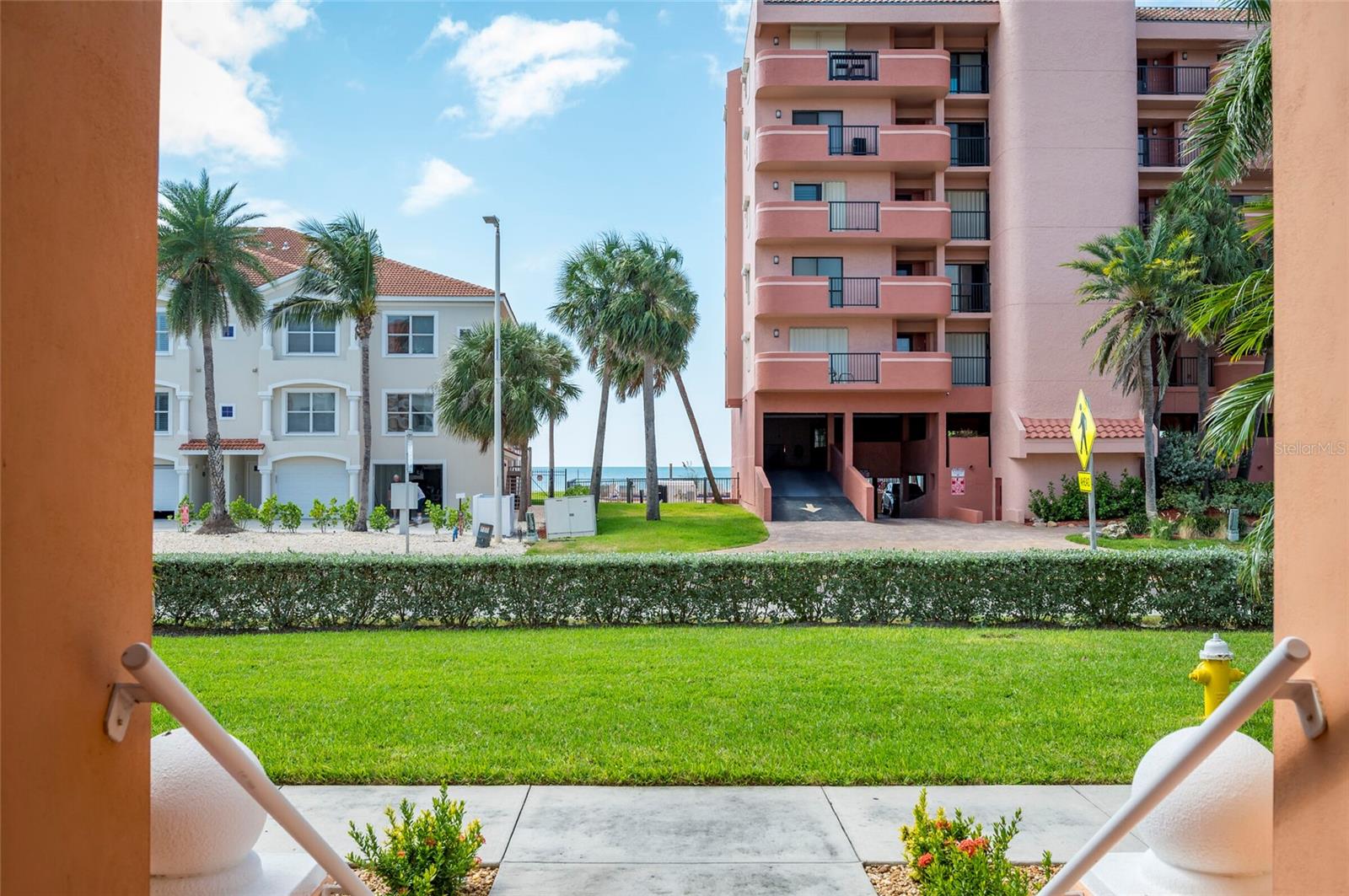 Image 10 of 61 For 19217 Gulf Boulevard