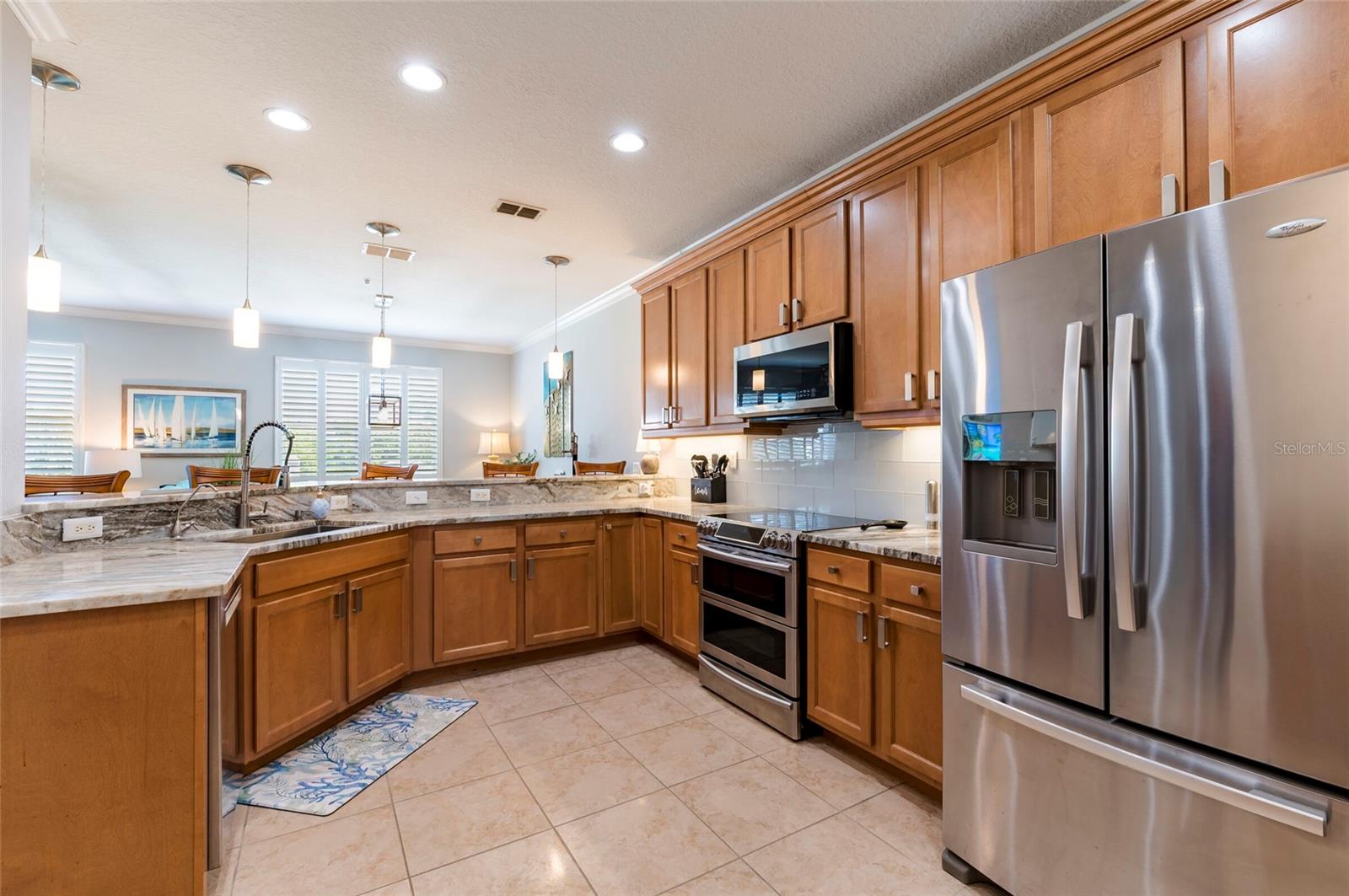 Image 26 of 61 For 19217 Gulf Boulevard