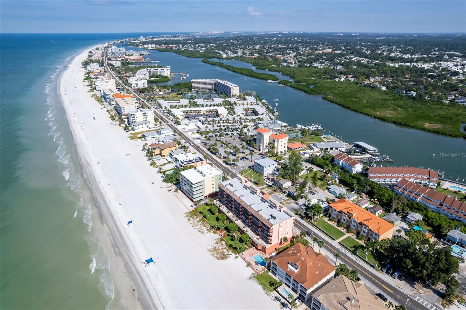 Image 6 of 61 For 19217 Gulf Boulevard