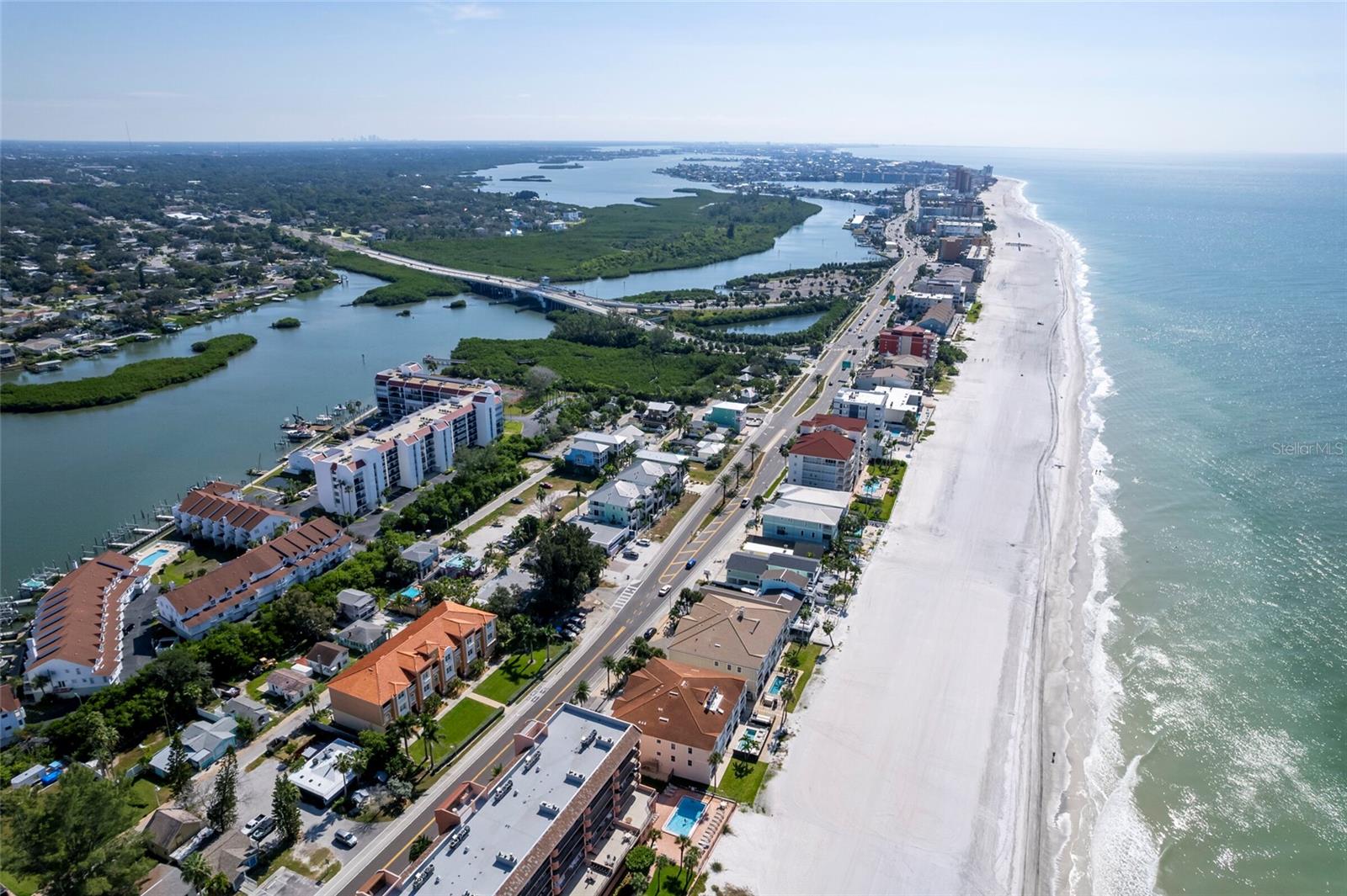 Image 7 of 61 For 19217 Gulf Boulevard