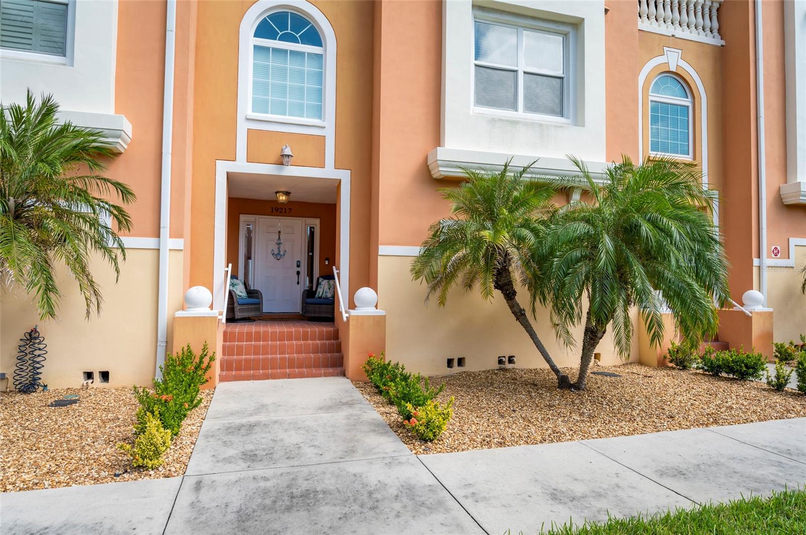 Image 9 of 61 For 19217 Gulf Boulevard