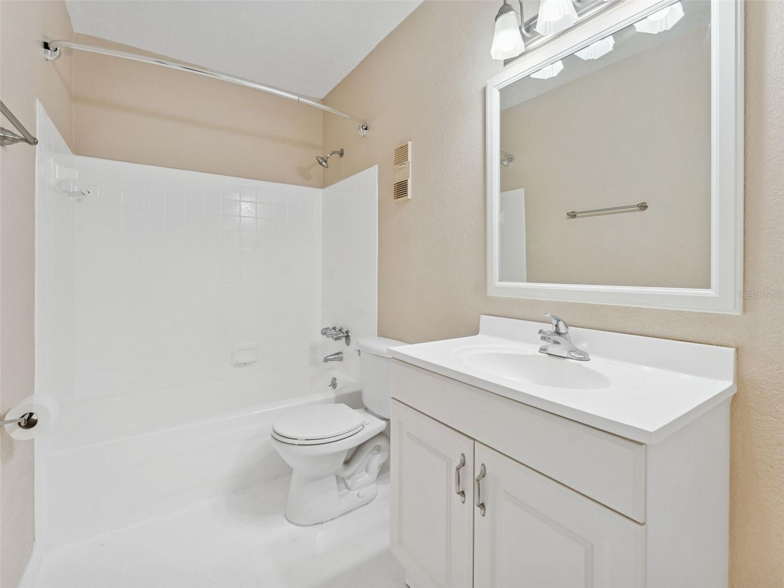 Image 13 of 38 For 13693 Orange Sunset Drive 203