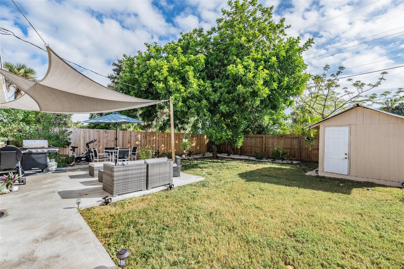 Image 22 of 37 For 1565 Connecticut Avenue Ne