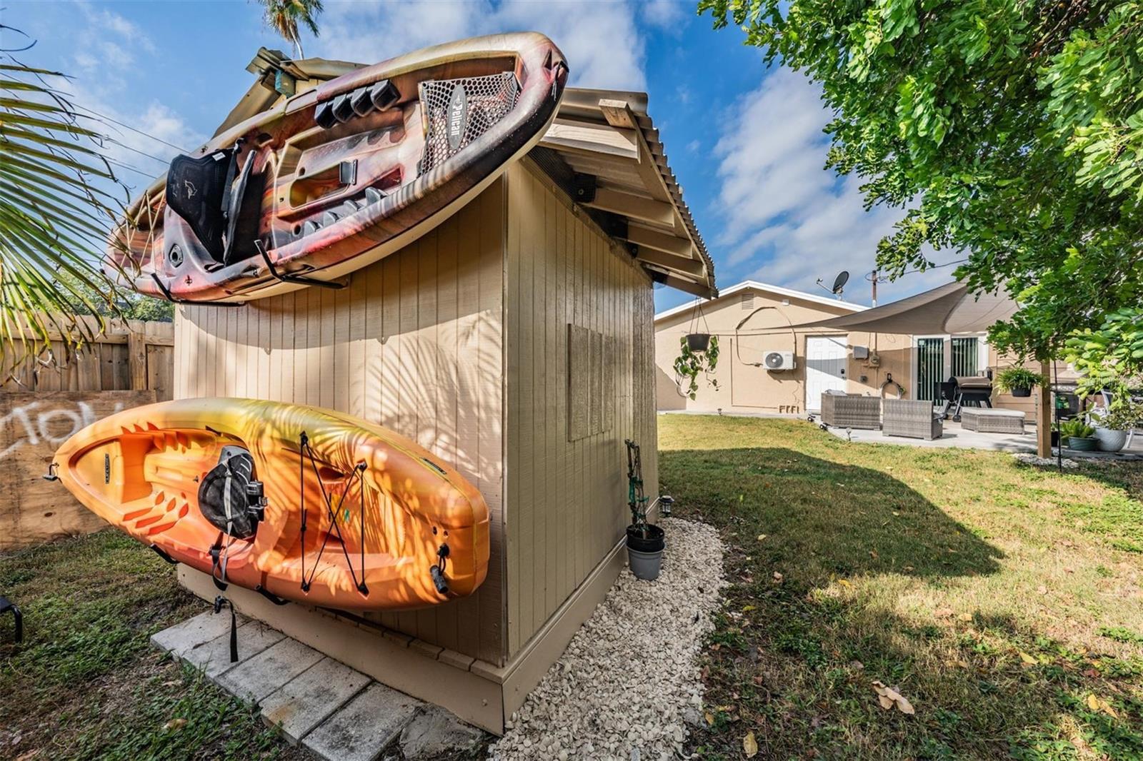 Image 27 of 37 For 1565 Connecticut Avenue Ne