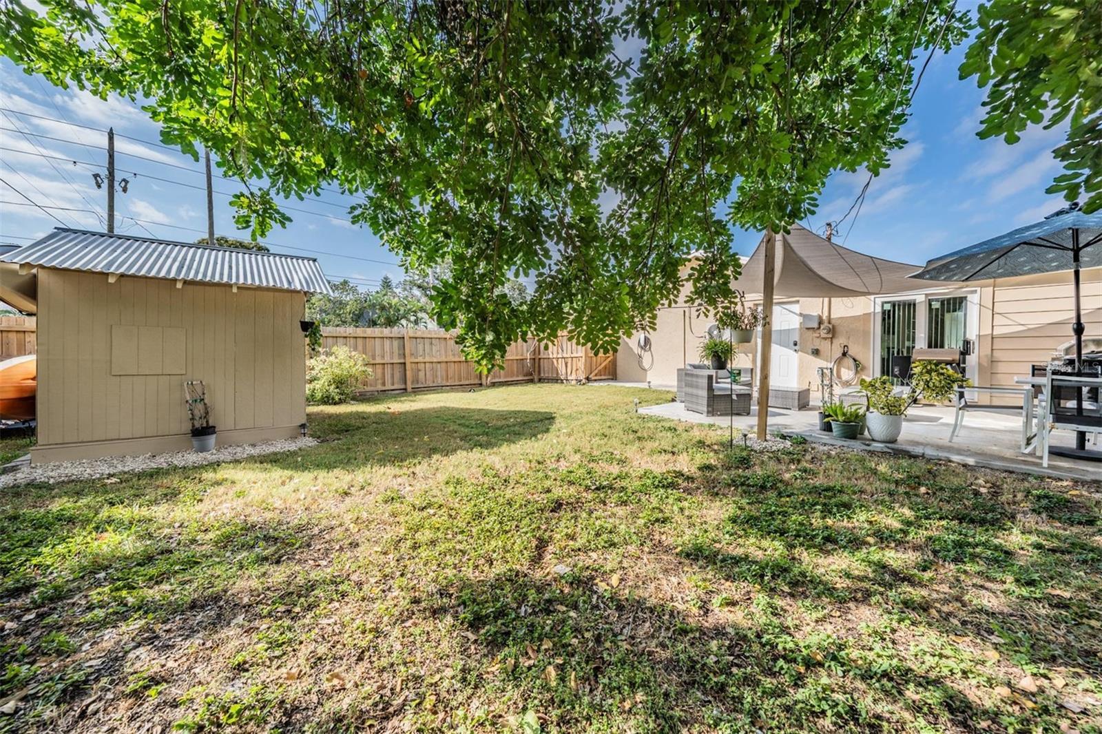 Image 28 of 37 For 1565 Connecticut Avenue Ne