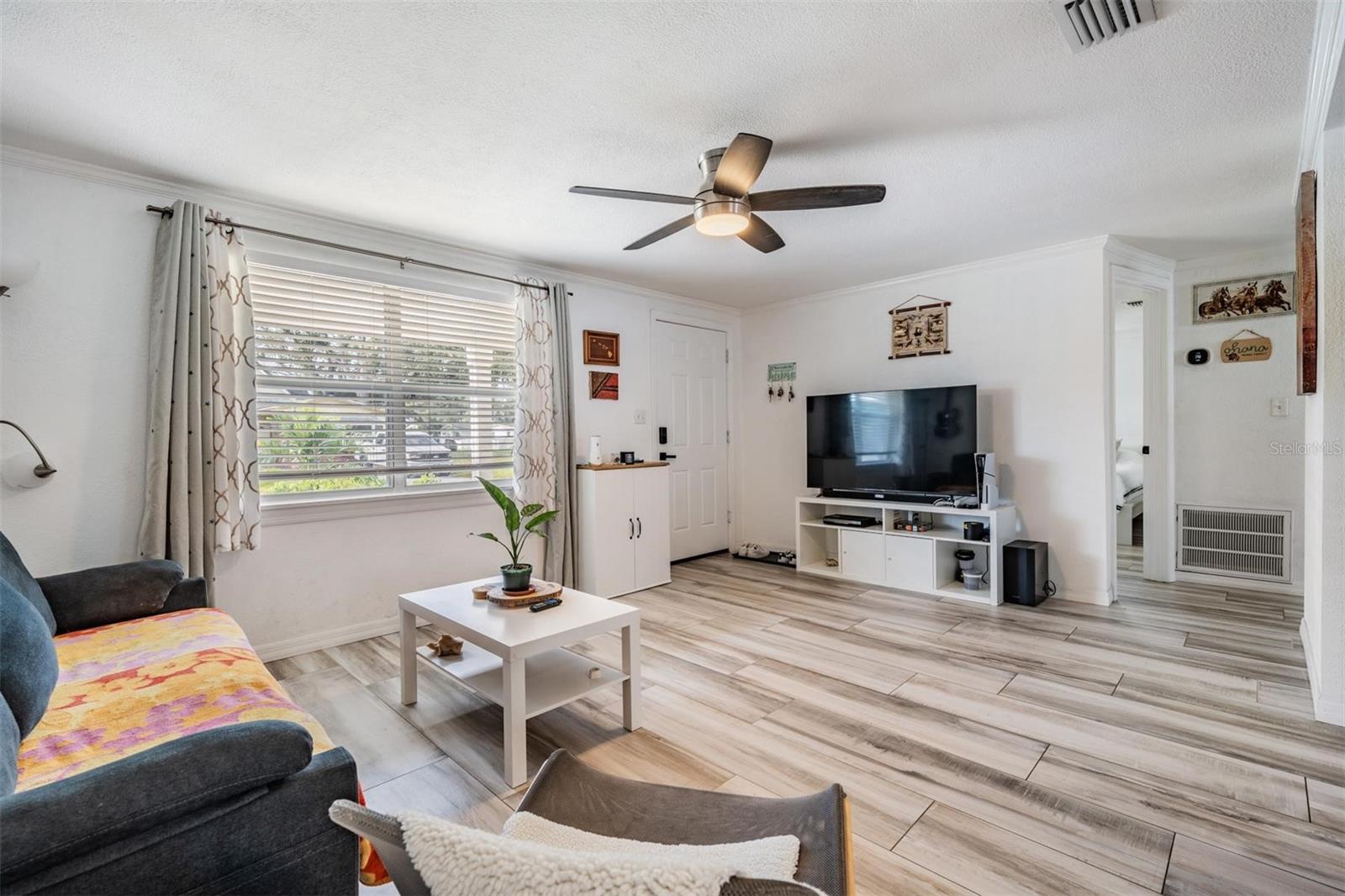 Image 5 of 37 For 1565 Connecticut Avenue Ne