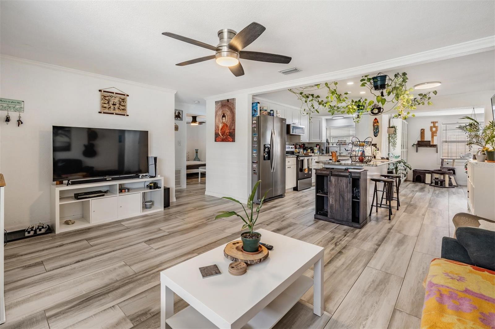 Image 7 of 37 For 1565 Connecticut Avenue Ne