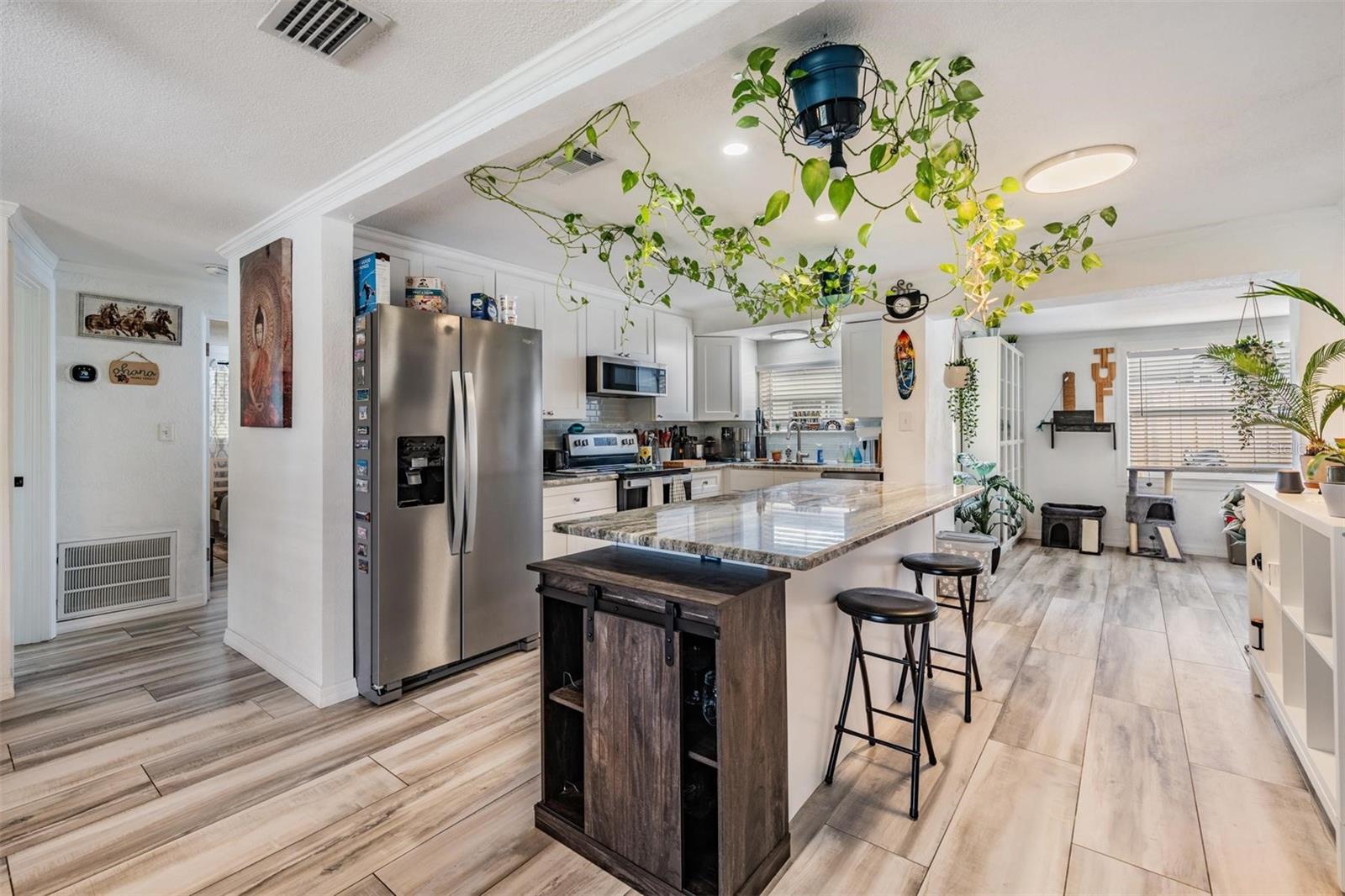 Image 8 of 37 For 1565 Connecticut Avenue Ne