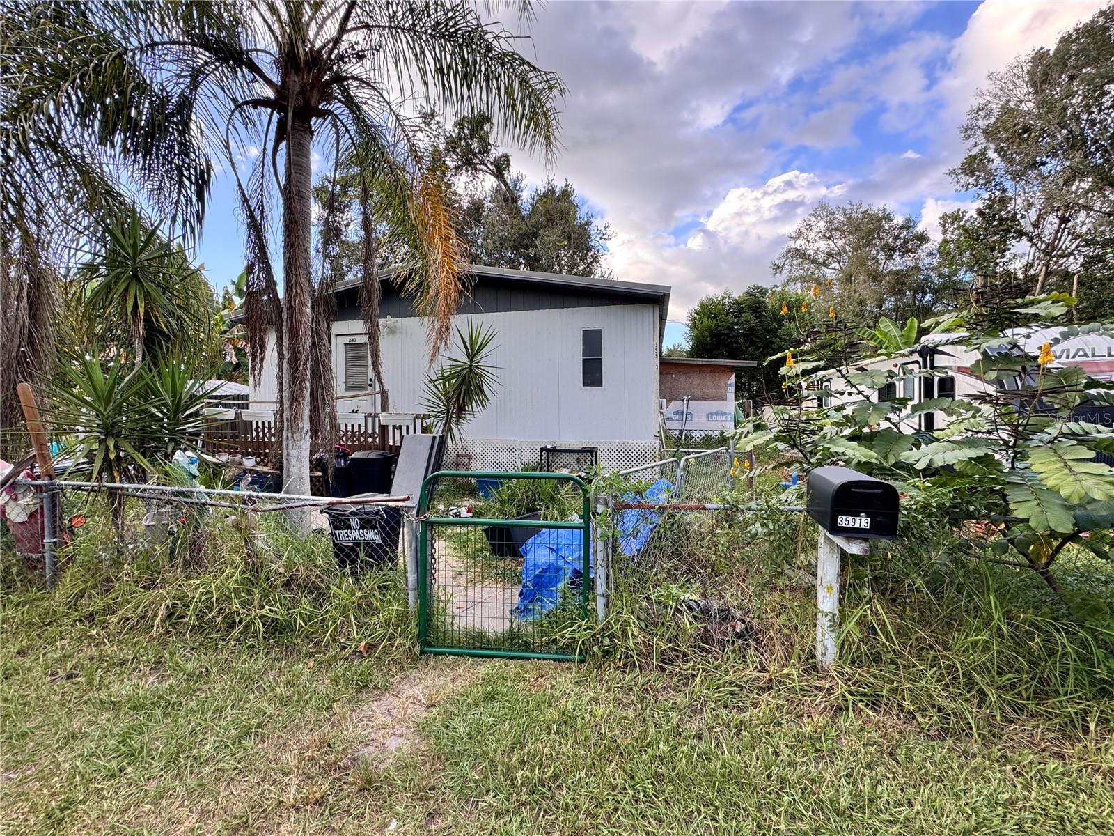 Image 4 of 11 For 35913 Valleybrook Avenue