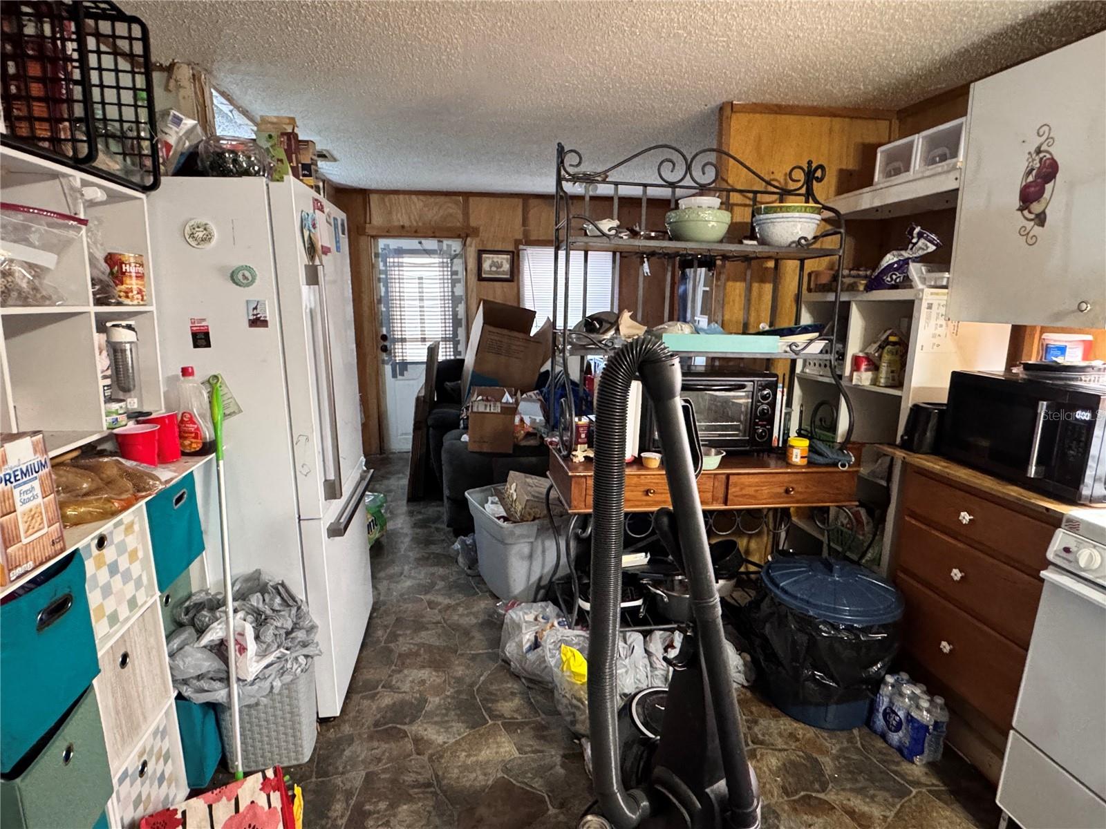 Image 7 of 11 For 35913 Valleybrook Avenue