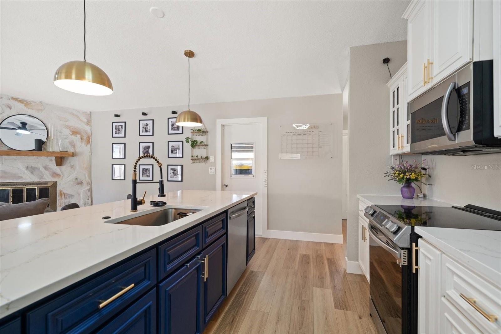 Image 8 of 46 For 6258 108th Avenue N