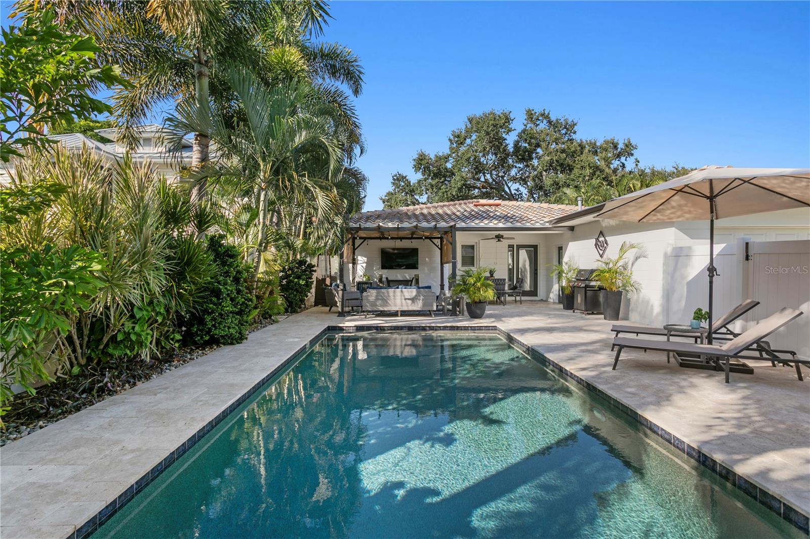 Image 16 of 33 For 1110 14th Avenue N