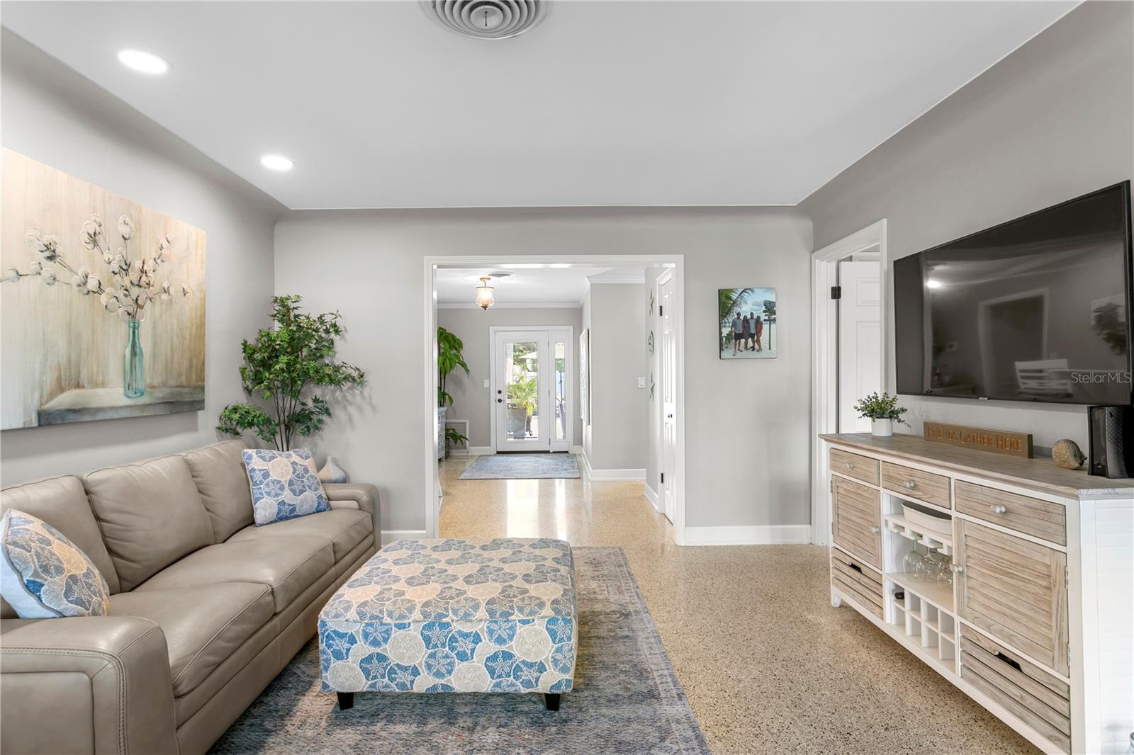 Image 7 of 33 For 1110 14th Avenue N