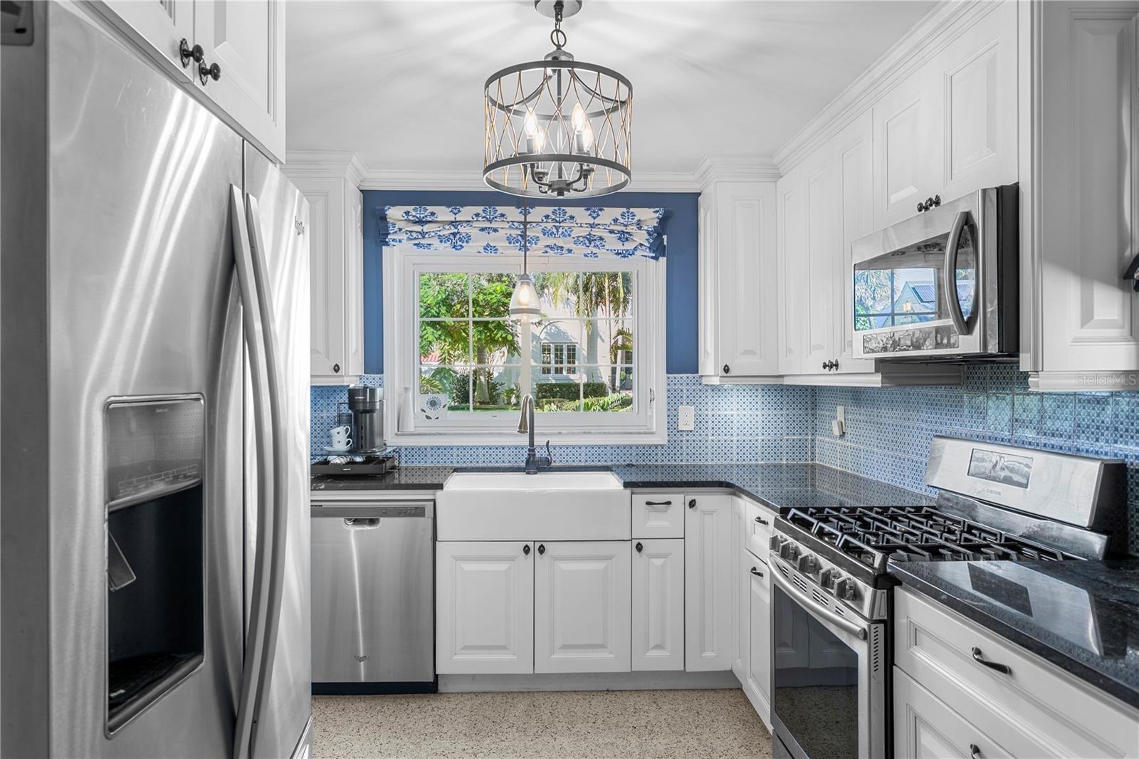 Image 8 of 33 For 1110 14th Avenue N