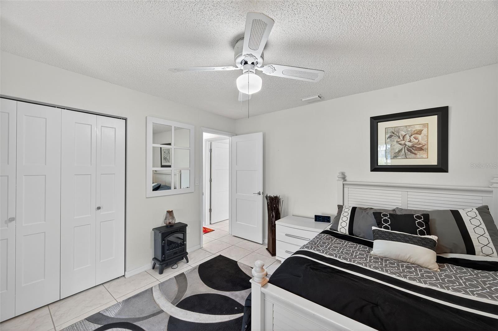 Image 16 of 39 For 1706 Whispering Drive E