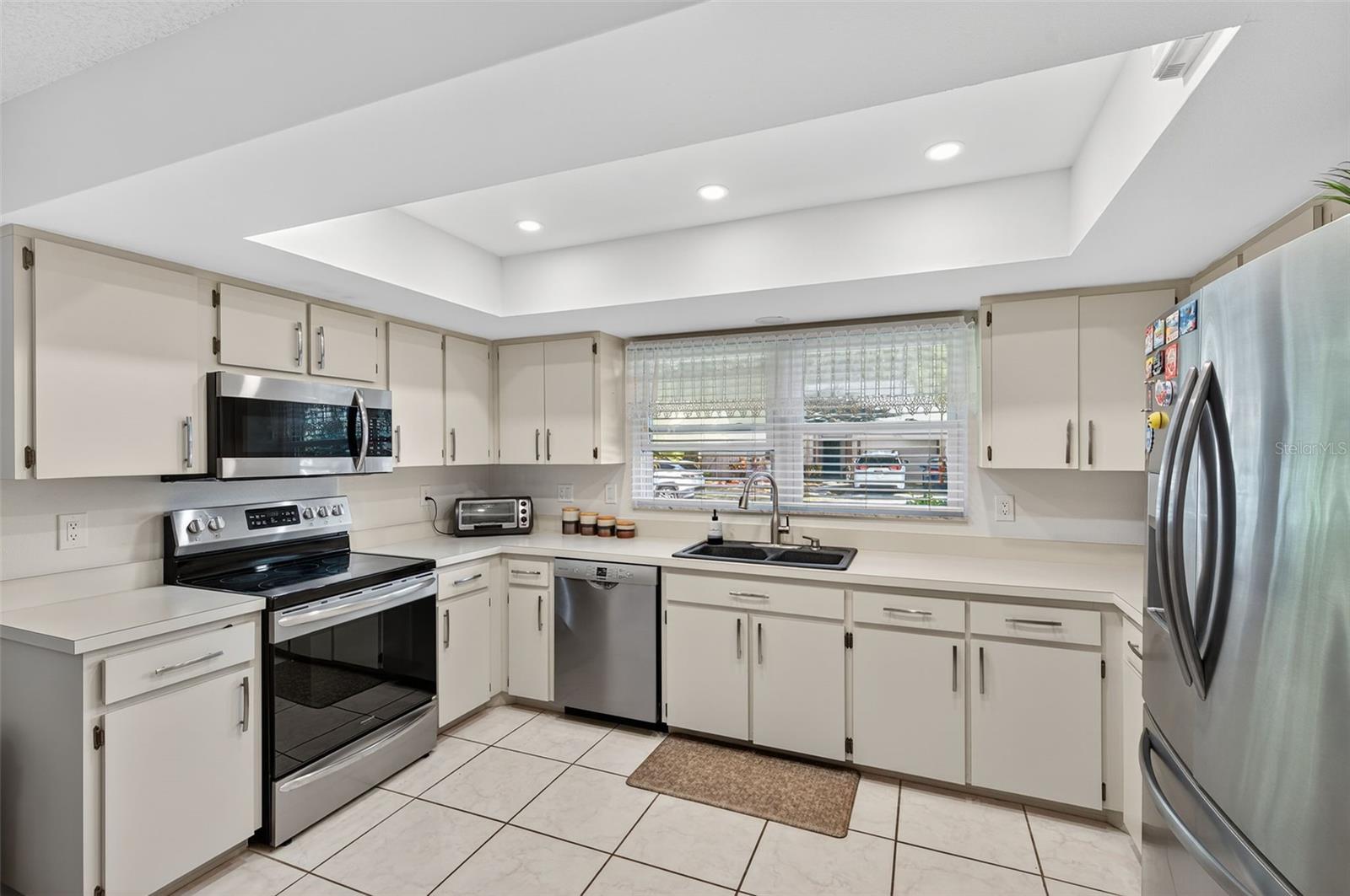 Image 27 of 39 For 1706 Whispering Drive E