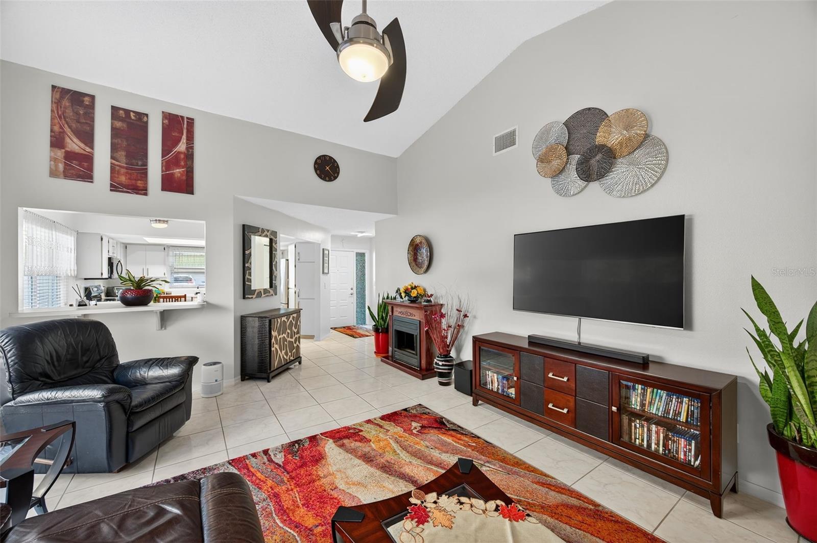 Image 5 of 39 For 1706 Whispering Drive E