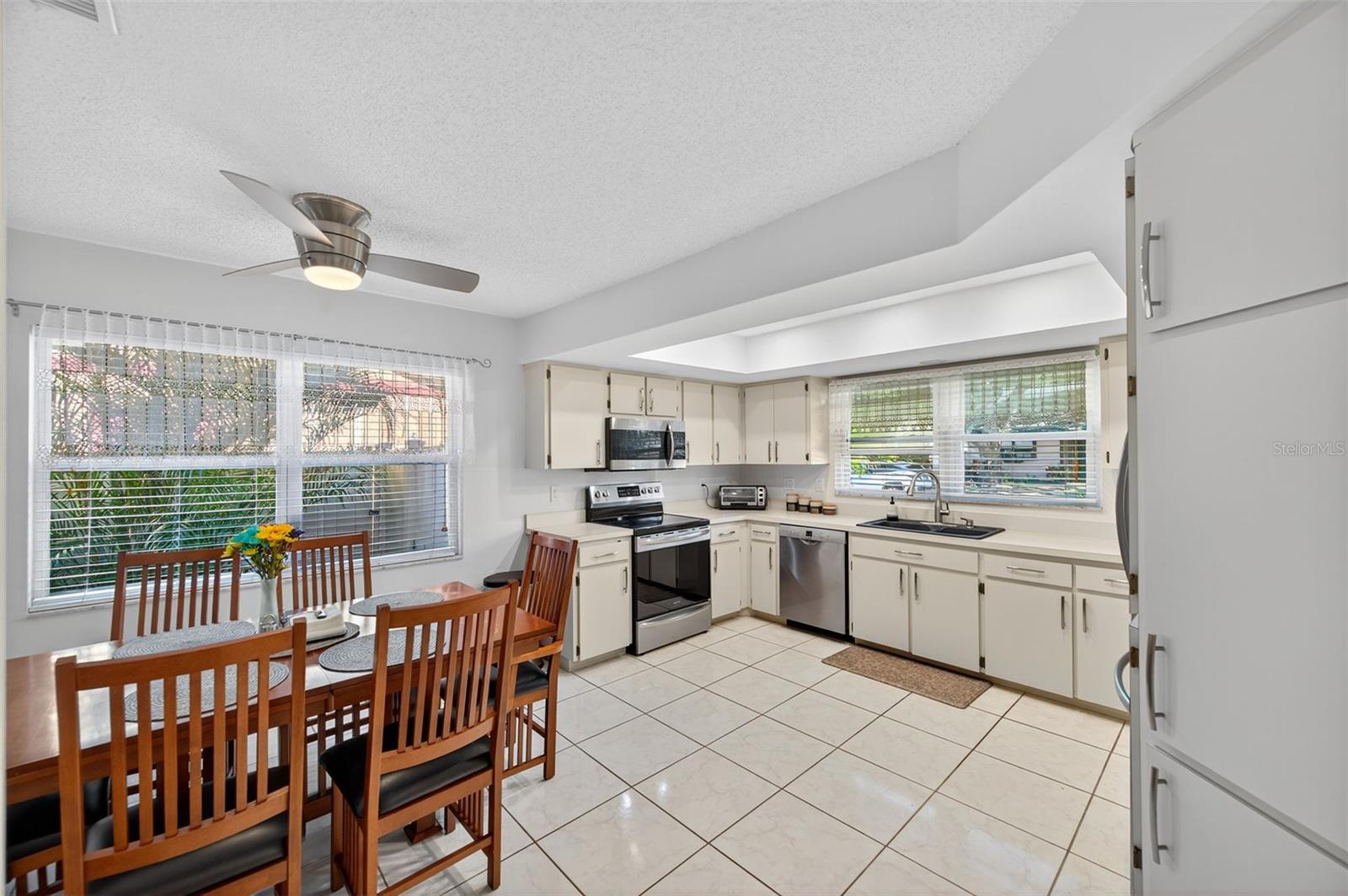 Image 6 of 39 For 1706 Whispering Drive E