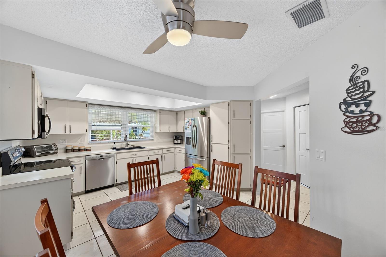 Image 8 of 39 For 1706 Whispering Drive E