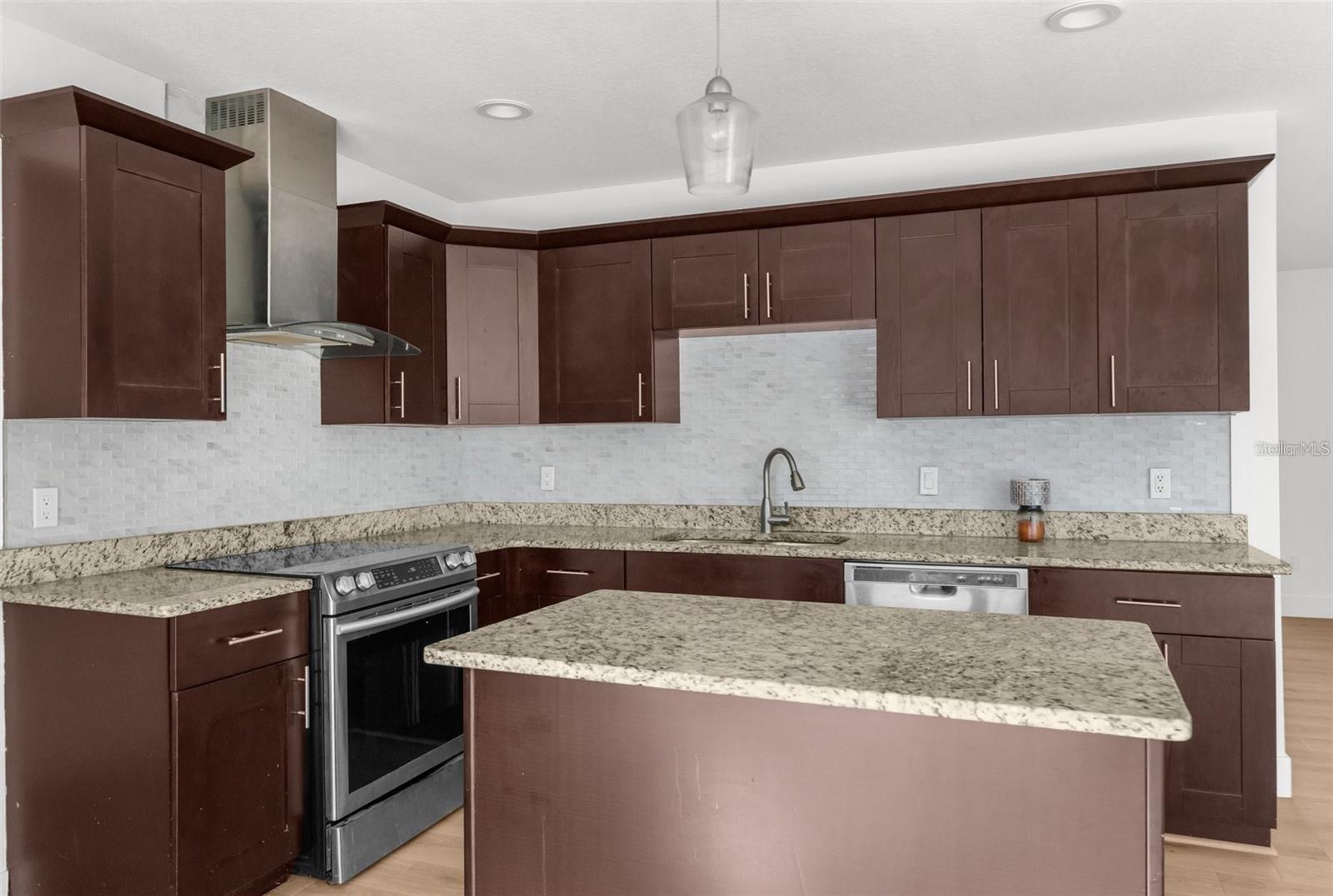 Image 6 of 20 For 6727 Maybole Place